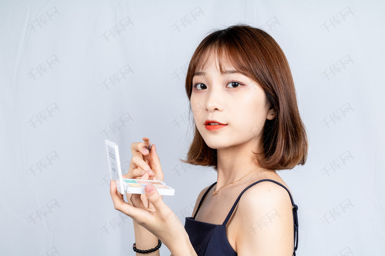 苹果(AAPL.US)准备加大人工智能投资以迎头赶上